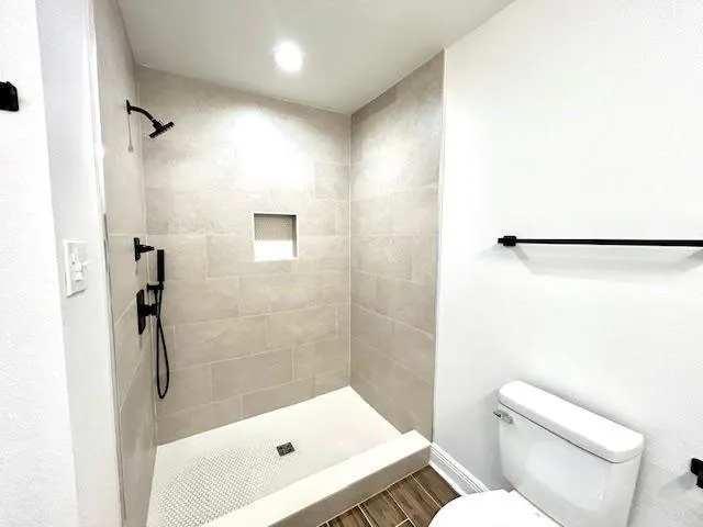 $2,000 | 113 Lake Lynn Drive, Harvey, LA 70058