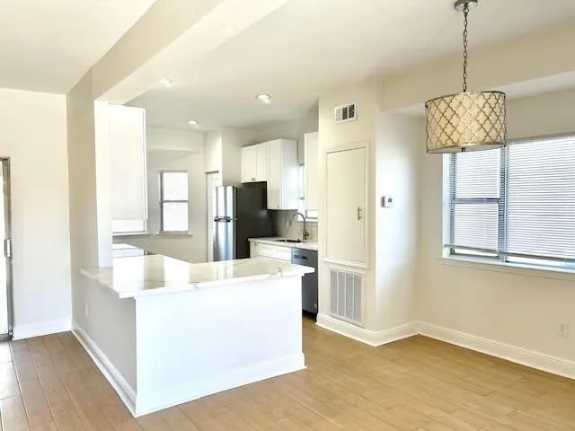 $2,000 | 113 Lake Lynn Drive, Harvey, LA 70058