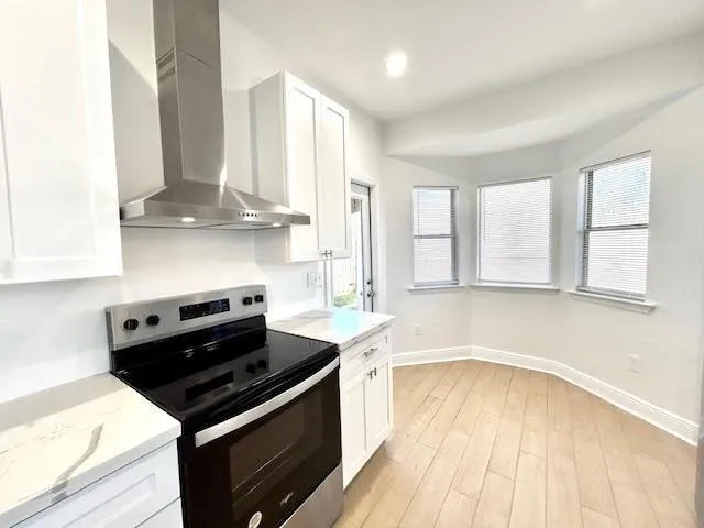 $2,000 | 113 Lake Lynn Drive, Harvey, LA 70058