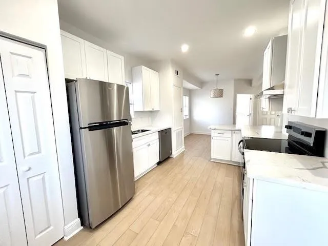 $2,000 | 113 Lake Lynn Drive, Harvey, LA 70058