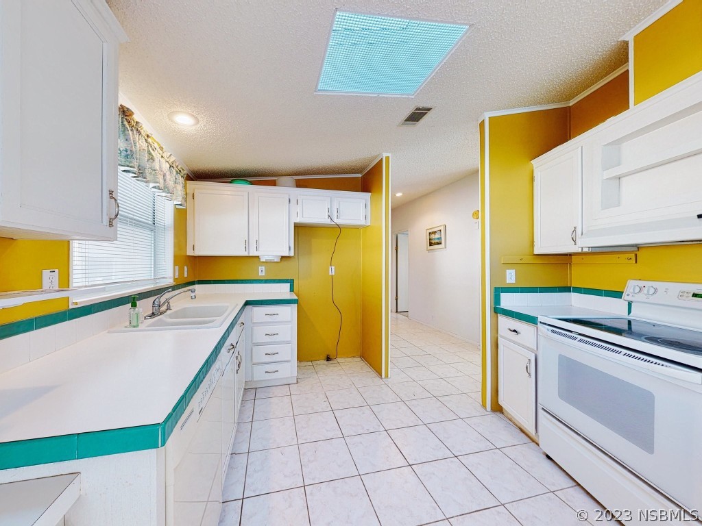 802 Navigators Way Edgewater, FL 32141 - Photo 14 of 44