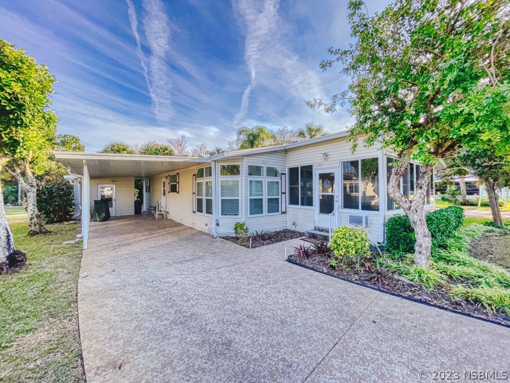 802 Navigators Way Edgewater, FL 32141 - Photo 3 of 44