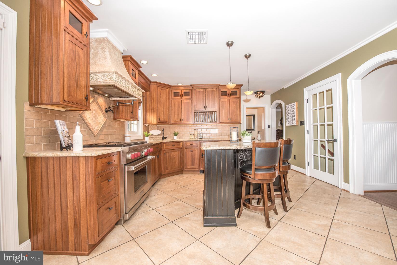 406 Homestead Road Wayne, PA 19087 - Photo 13 of 39 Spacious custom kitchen