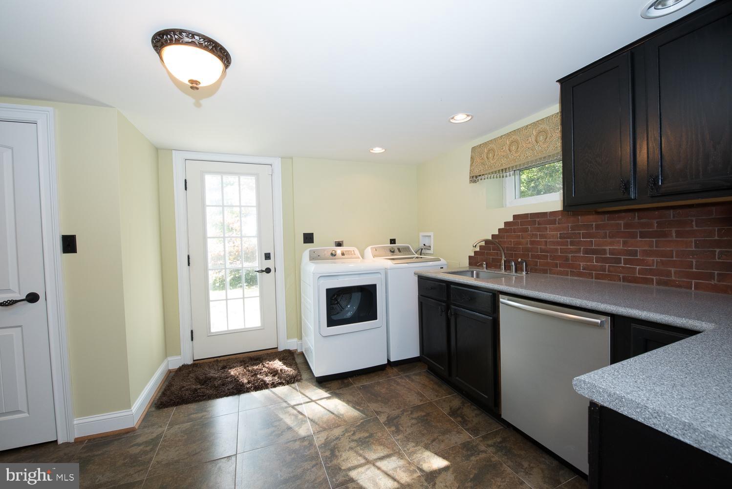 406 Homestead Road Wayne, PA 19087 - Photo 34 of 39 Laundry & Kitchenette