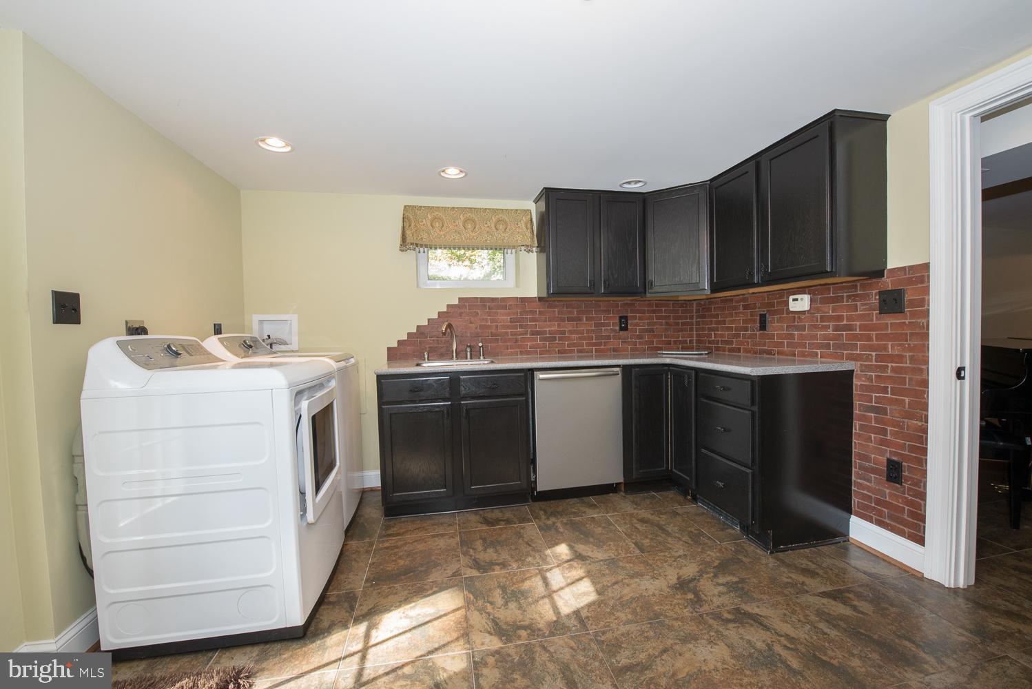 406 Homestead Road Wayne, PA 19087 - Photo 35 of 39 Laundry & Kitchenette