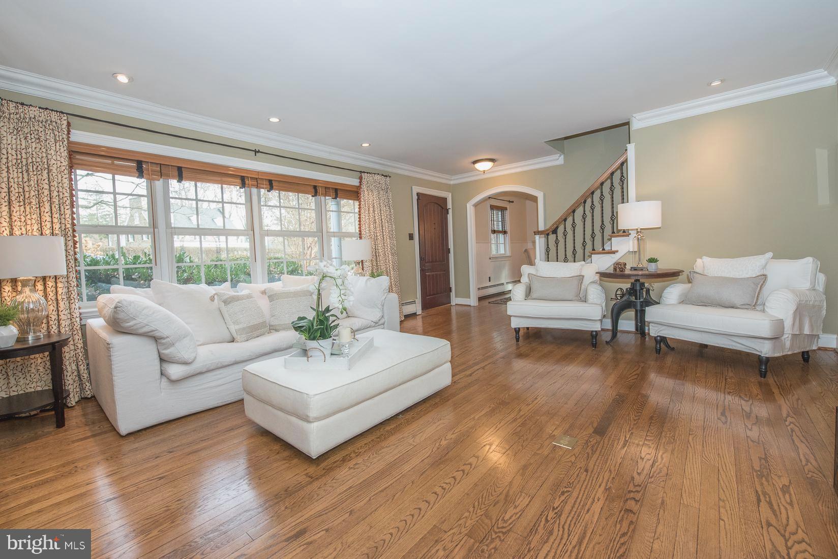 406 Homestead Road Wayne, PA 19087 - Photo 5 of 39 Large Living Room
