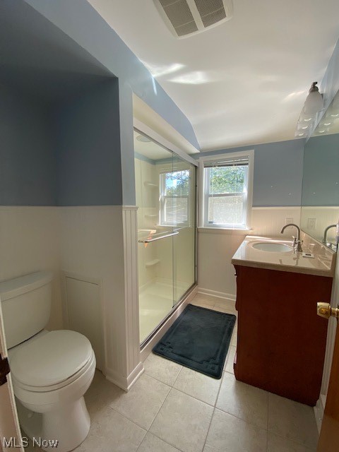 1244 Brainard Road Lyndhurst, OH 44124 - Photo 18 of 33 Full bathroom on second floor.