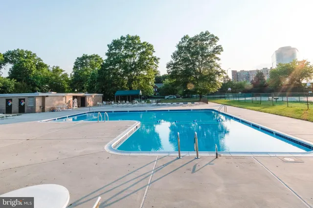 $229,700 | 1225 Martha Custis Drive, Unit PH1602, Alexandria, VA 22302