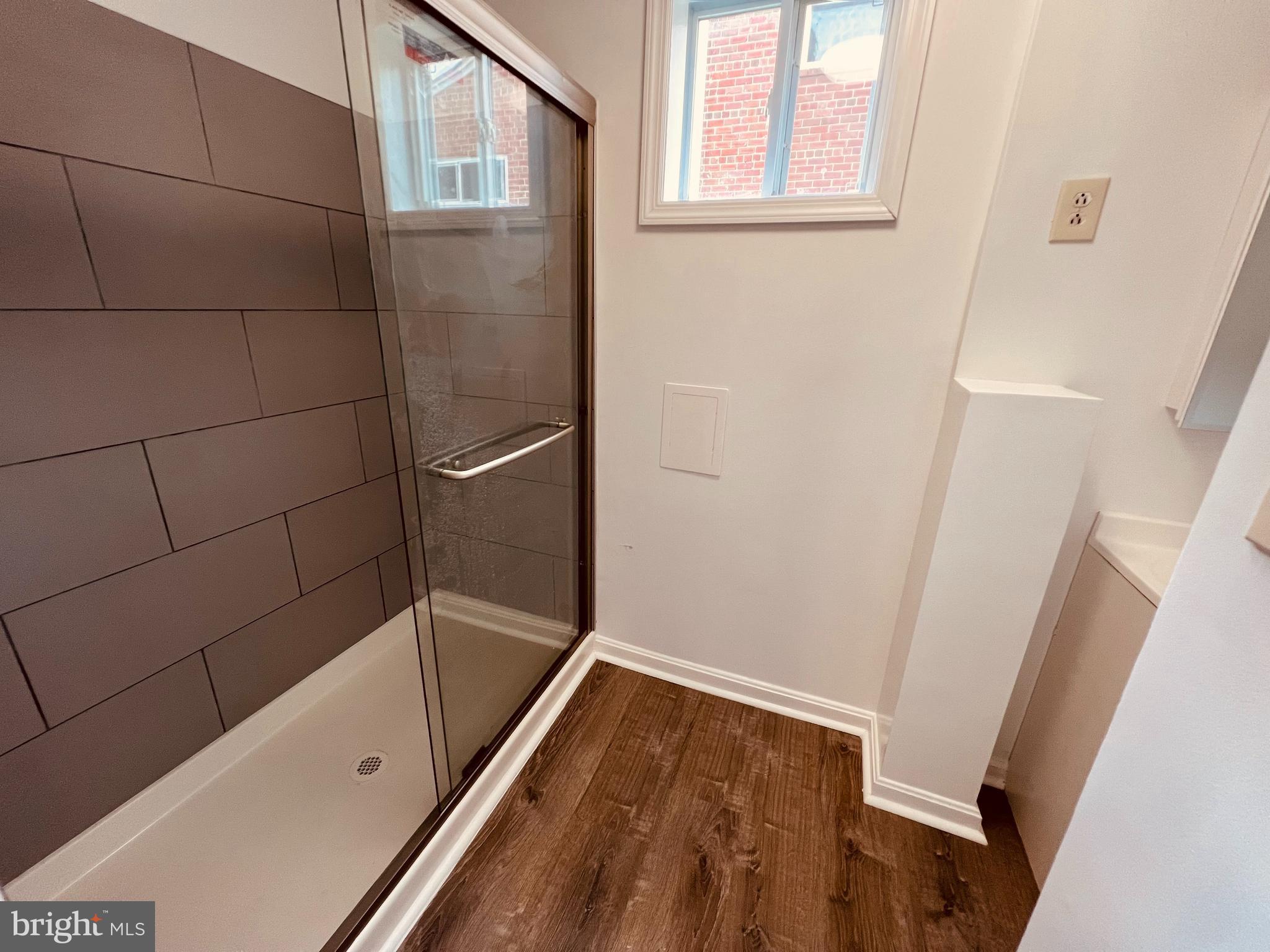 12922 Crisfield Road Silver Spring, MD 20906 - Photo 3 of 8 Ground level bathroom