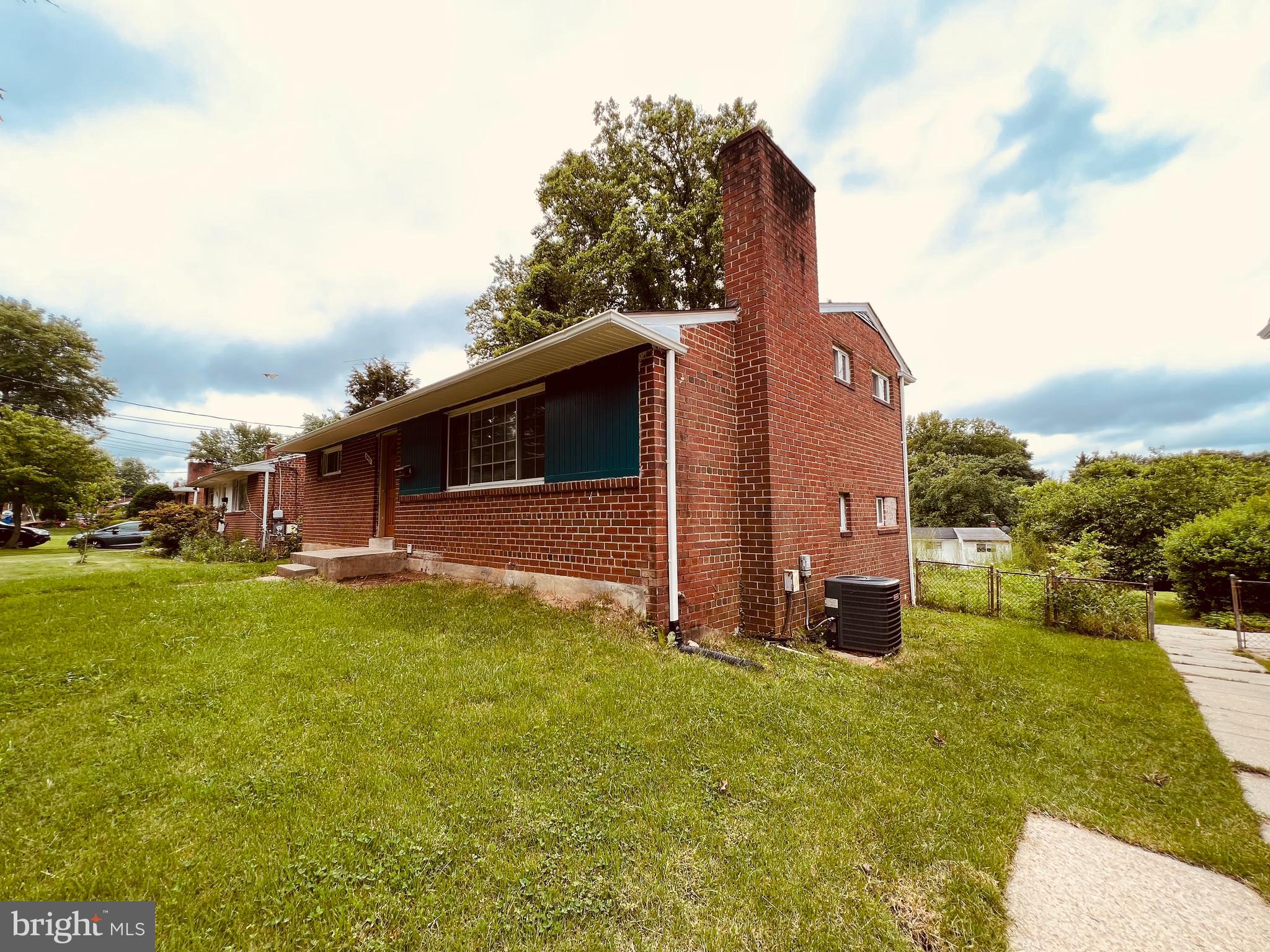 12922 Crisfield Road Silver Spring, MD 20906 - Photo 4 of 8 Exterior