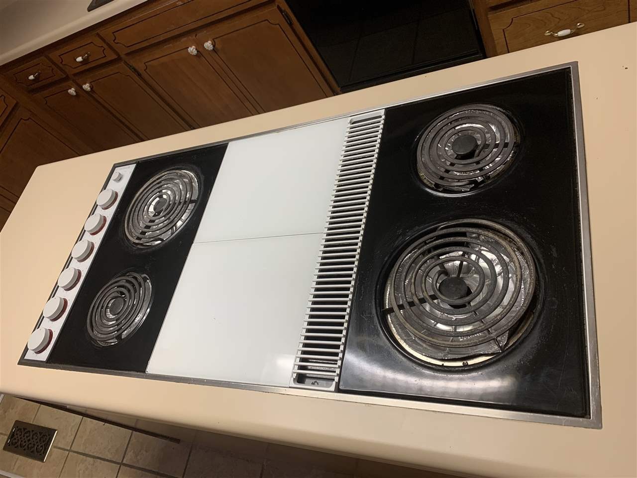 483 Kinser Road Cleveland, TN 37323 - Photo 8 of 40 a close up of a washer and dryer