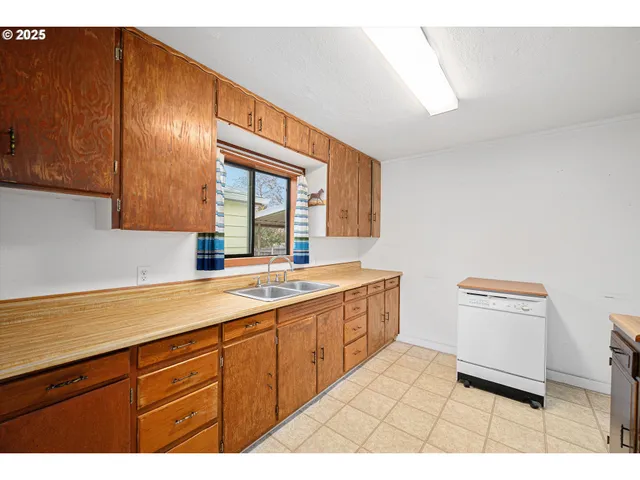 $290,000 | 788 Southwest Cherry Street, Dallas, OR 97338