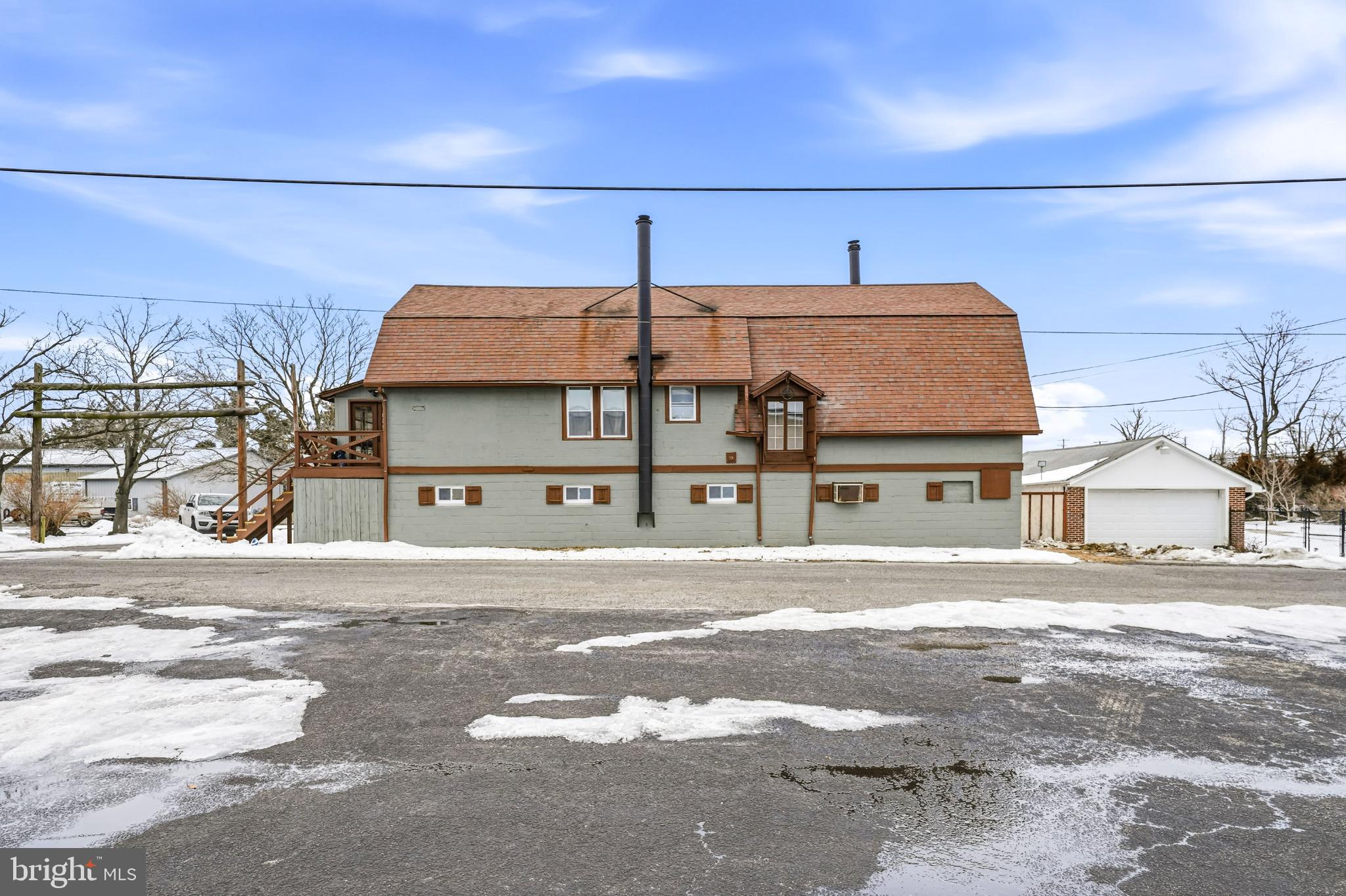 4 Townsend Avenue Bridgeton, NJ 08302 - Photo 2 of 38 Charming multi-level home with rustic appeal.