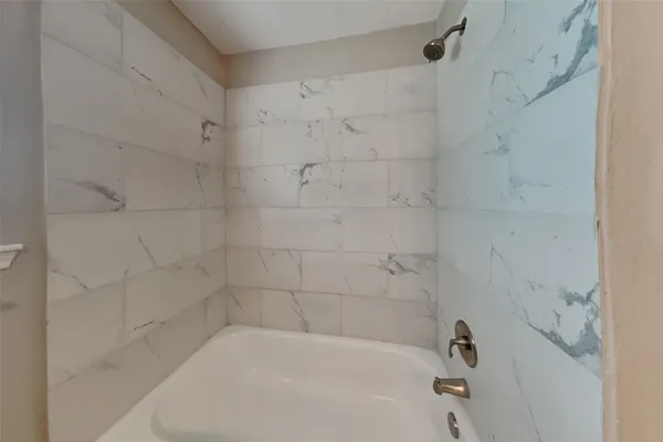 $2,390 | 25402 Elm Creek Drive, Spring, TX 77380