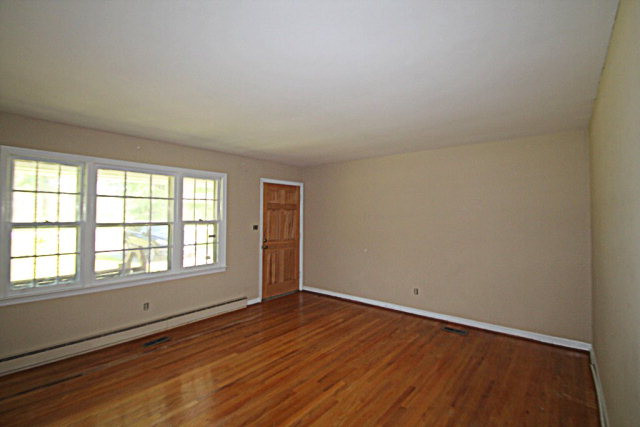 1834 A Phinizy Road Augusta, GA 30906 - Photo 3 of 18 Living room