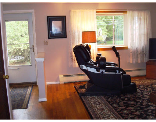 4 Nelson Road Burlington, MA 01803 - Photo 5 of 12 Gallery Image 5
