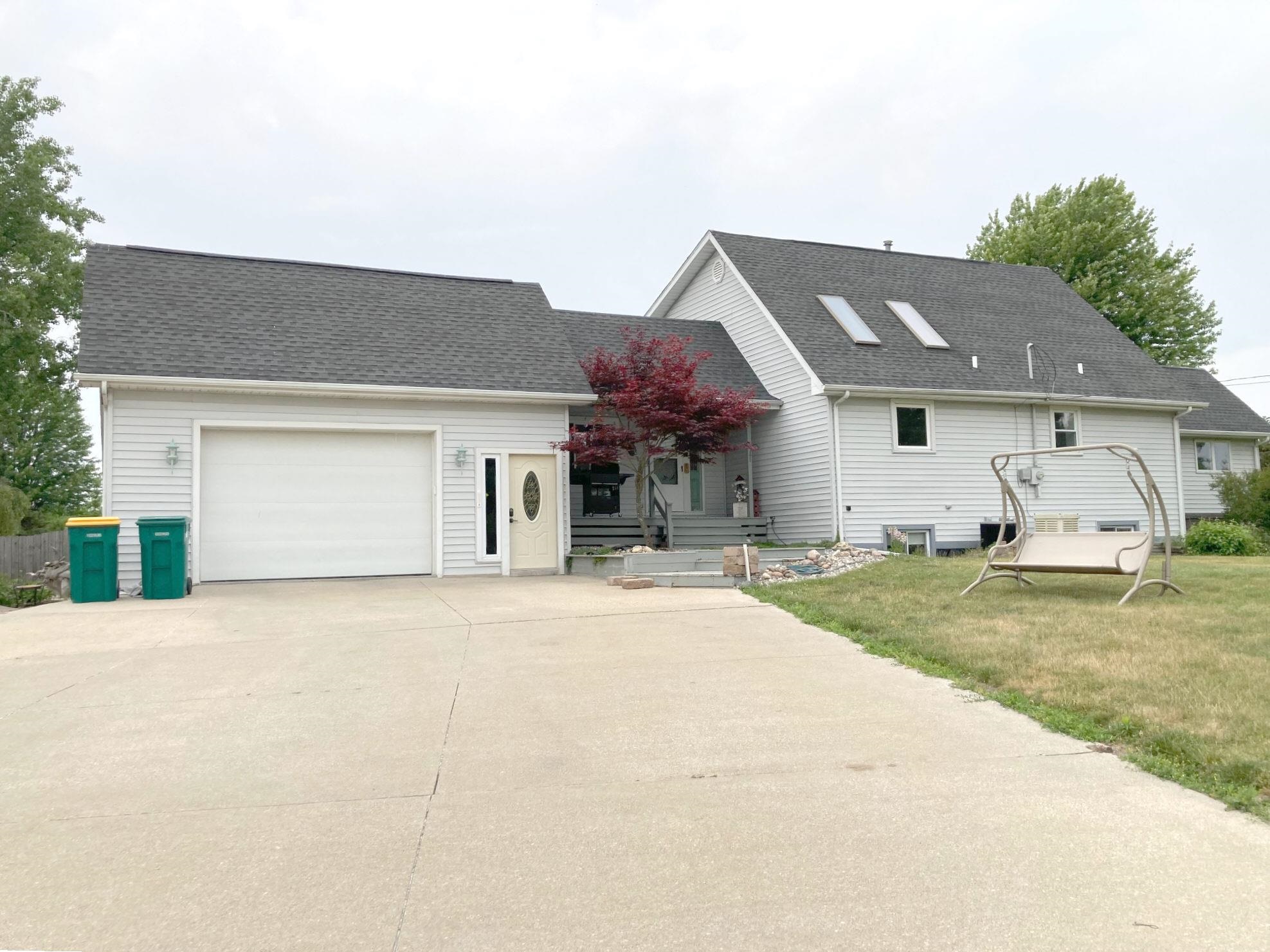 170 South Green Road Bay City, MI 48708 - Photo 3 of 43
