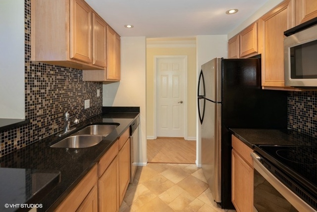 1 Renaissance Place, Unit 809 Palatine, IL 60067 - Photo 4 of 25