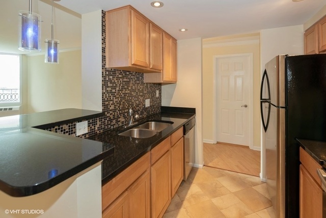 1 Renaissance Place, Unit 809 Palatine, IL 60067 - Photo 5 of 25