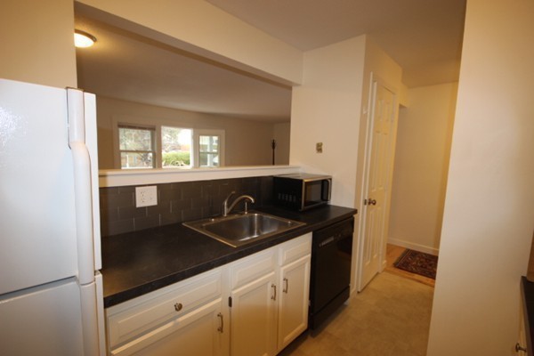 48 Evergreen Road, Unit 213 Northampton, MA 01053 - Photo 6 of 20