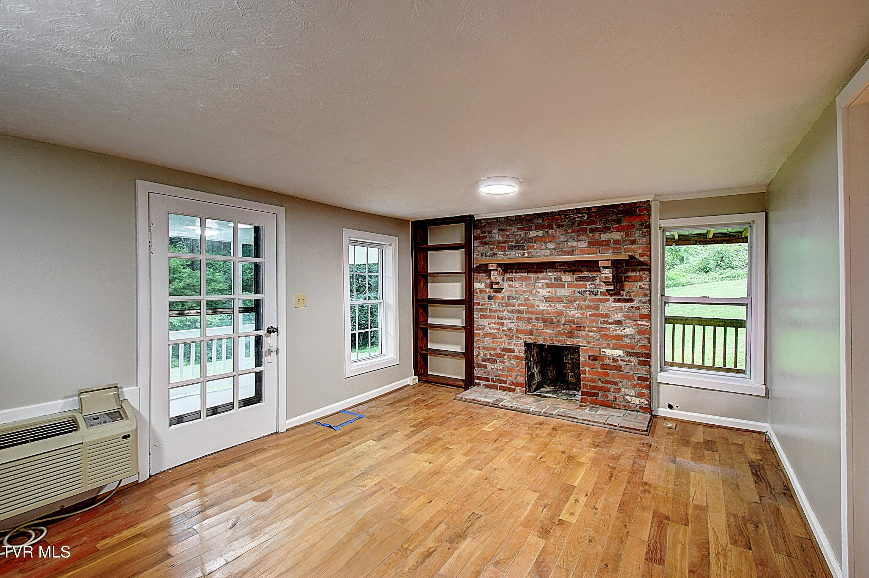 642 Dennis Cove Road Hampton, TN 37658 - Photo 12 of 35 12