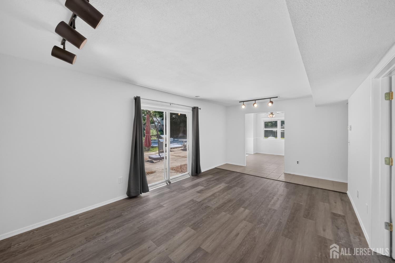 15 Harper Road Monmouth Junction, NJ 08852 - Photo 4 of 39