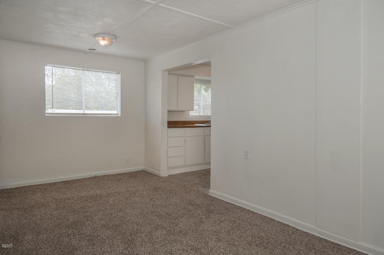 20 Graham Street Depoe Bay, OR 97341 - Photo 33 of 42 Unit 4 - View 4 (1280x850)