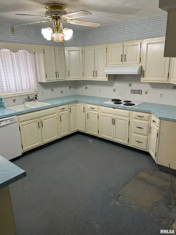 $160,000 | 306 East Poplar Street, Taylorville, IL 62568