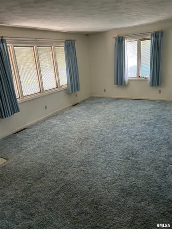 $160,000 | 306 East Poplar Street, Taylorville, IL 62568