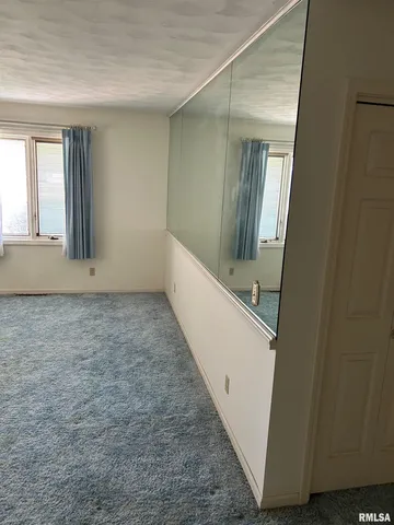 $160,000 | 306 East Poplar Street, Taylorville, IL 62568