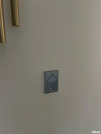 $160,000 | 306 East Poplar Street, Taylorville, IL 62568