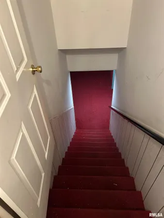 $160,000 | 306 East Poplar Street, Taylorville, IL 62568