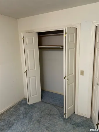 $160,000 | 306 East Poplar Street, Taylorville, IL 62568