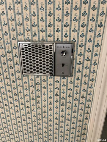 $160,000 | 306 East Poplar Street, Taylorville, IL 62568