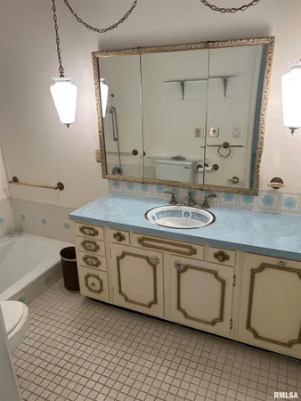 $160,000 | 306 East Poplar Street, Taylorville, IL 62568