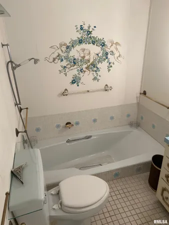 $160,000 | 306 East Poplar Street, Taylorville, IL 62568