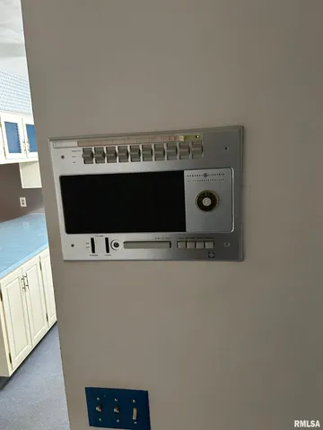 $160,000 | 306 East Poplar Street, Taylorville, IL 62568