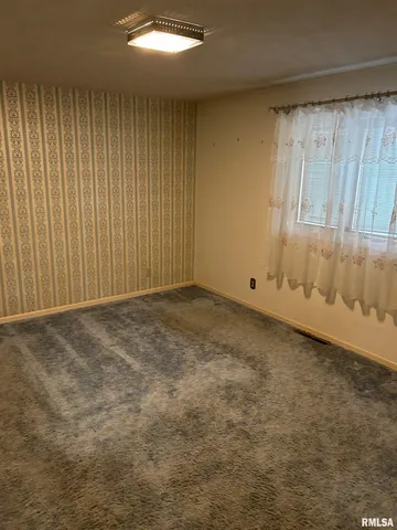 $160,000 | 306 East Poplar Street, Taylorville, IL 62568