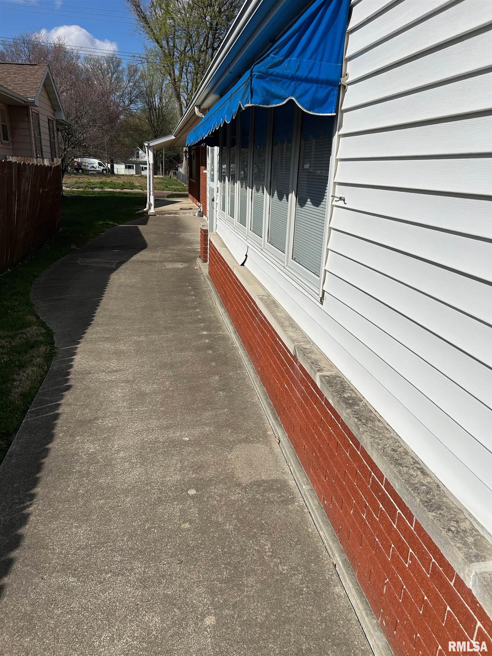 306 East Poplar Street Taylorville, IL 62568 - Photo 6 of 63