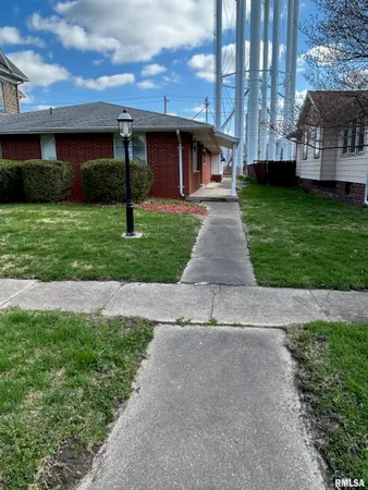 $160,000 | 306 East Poplar Street, Taylorville, IL 62568