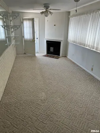 $160,000 | 306 East Poplar Street, Taylorville, IL 62568