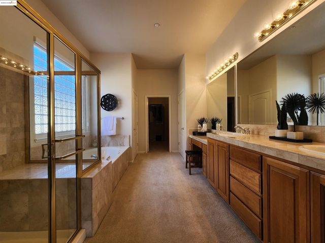 a view of a walk in closet