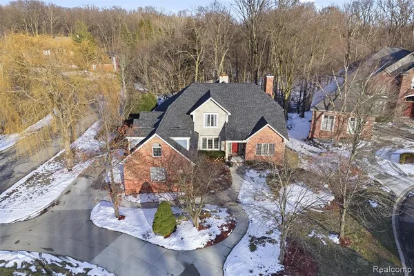 $835,000 | 28690 Wintergreen Court, Farmington, MI 48331