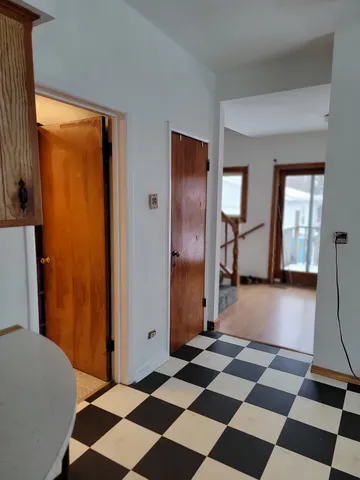 $180,000 | 63 West Richton Road, Steger, IL 60475