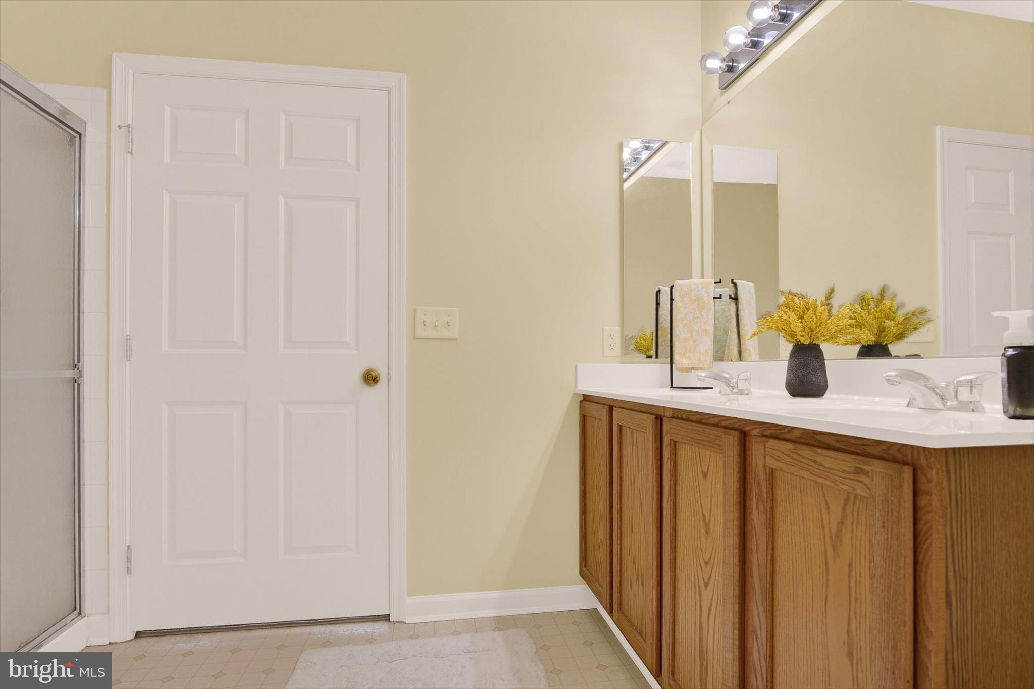 5497 Glenthorne Court, Unit 5497 Rosedale, MD 21237 - Photo 15 of 25 Large primary bath w/5-foot vanity...