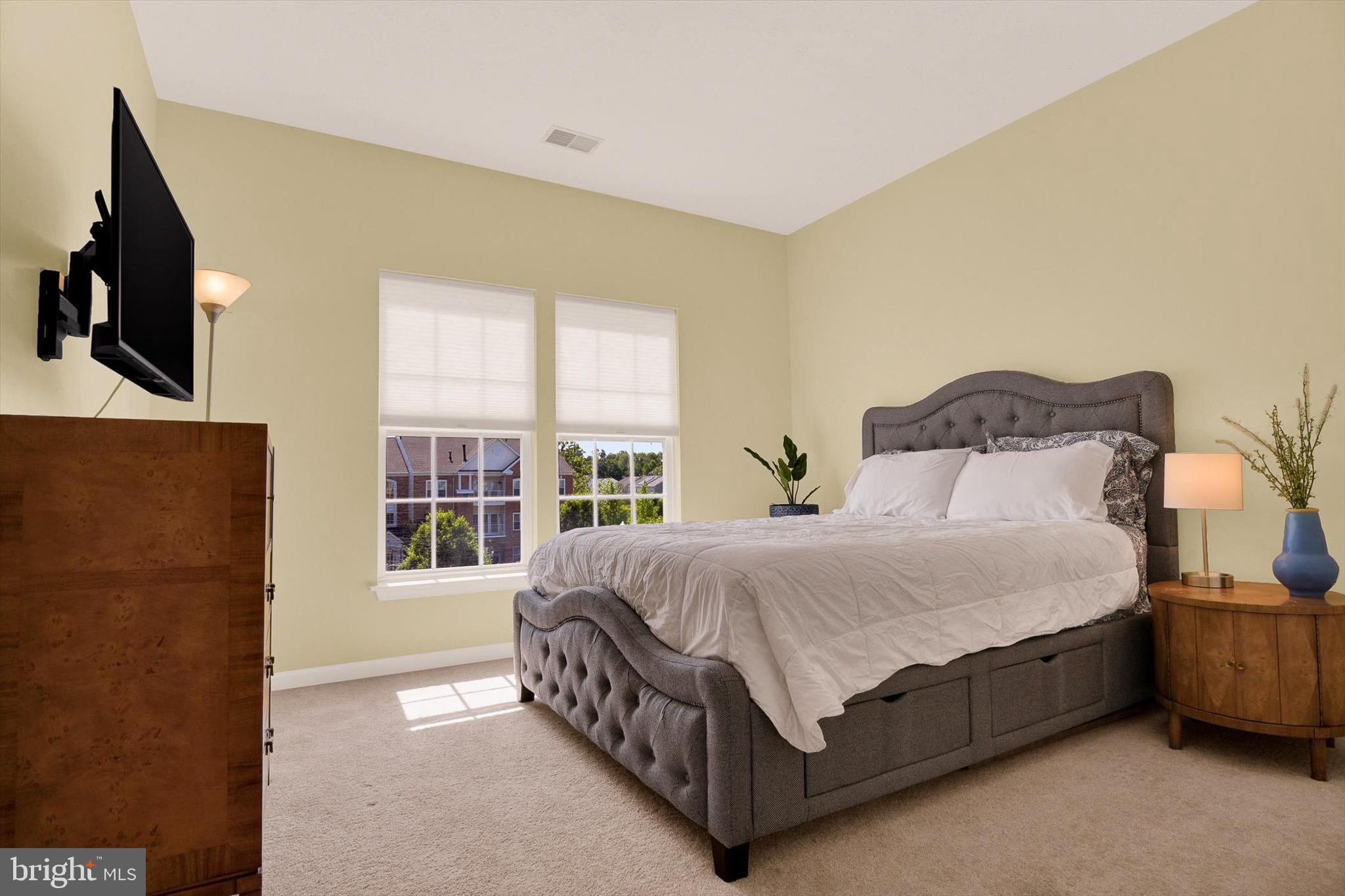 5497 Glenthorne Court, Unit 5497 Rosedale, MD 21237 - Photo 17 of 25 Super appealing second bedroom...
