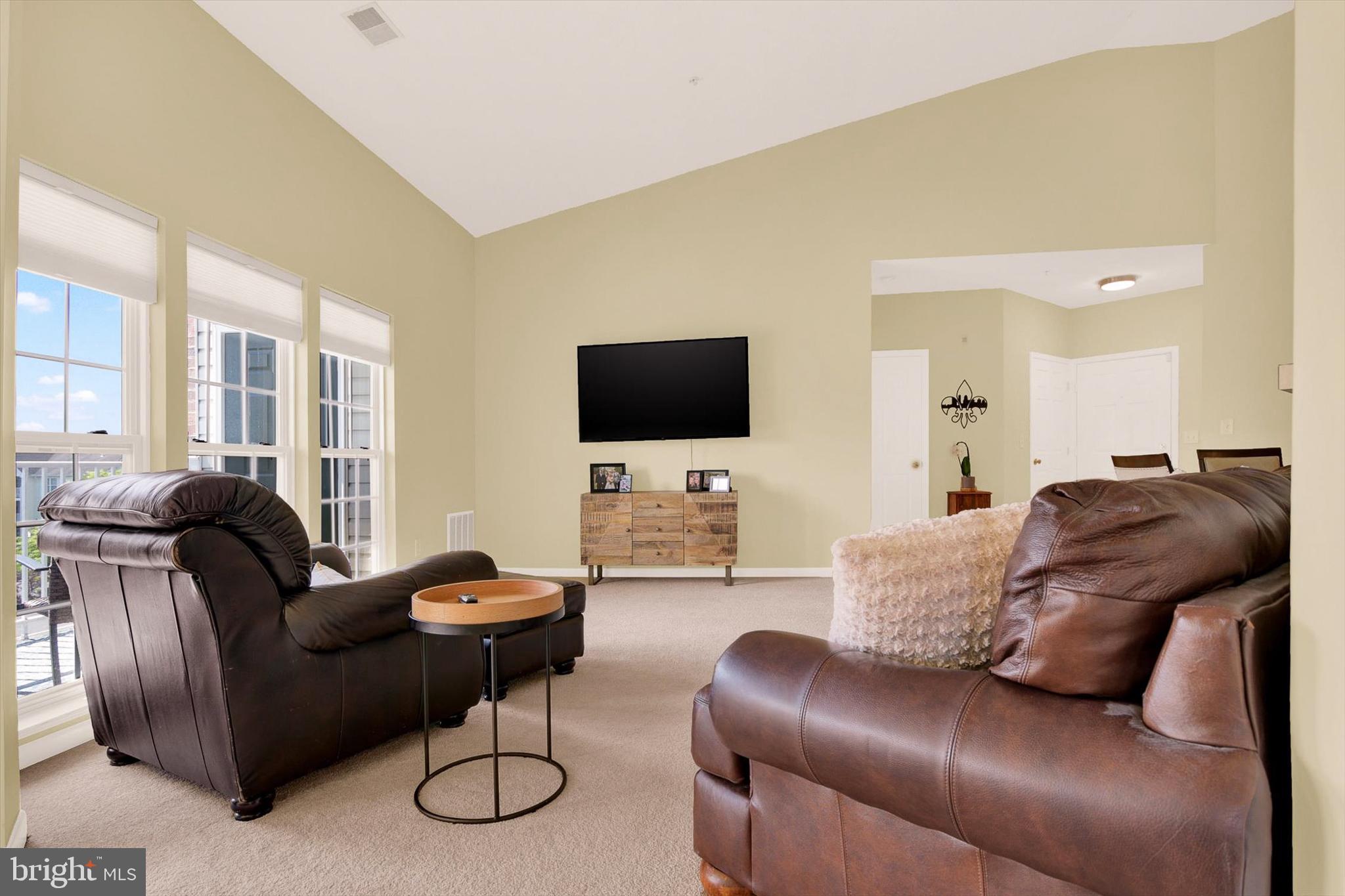 5497 Glenthorne Court, Unit 5497 Rosedale, MD 21237 - Photo 4 of 25 Move-in ready with warm, neutral décor