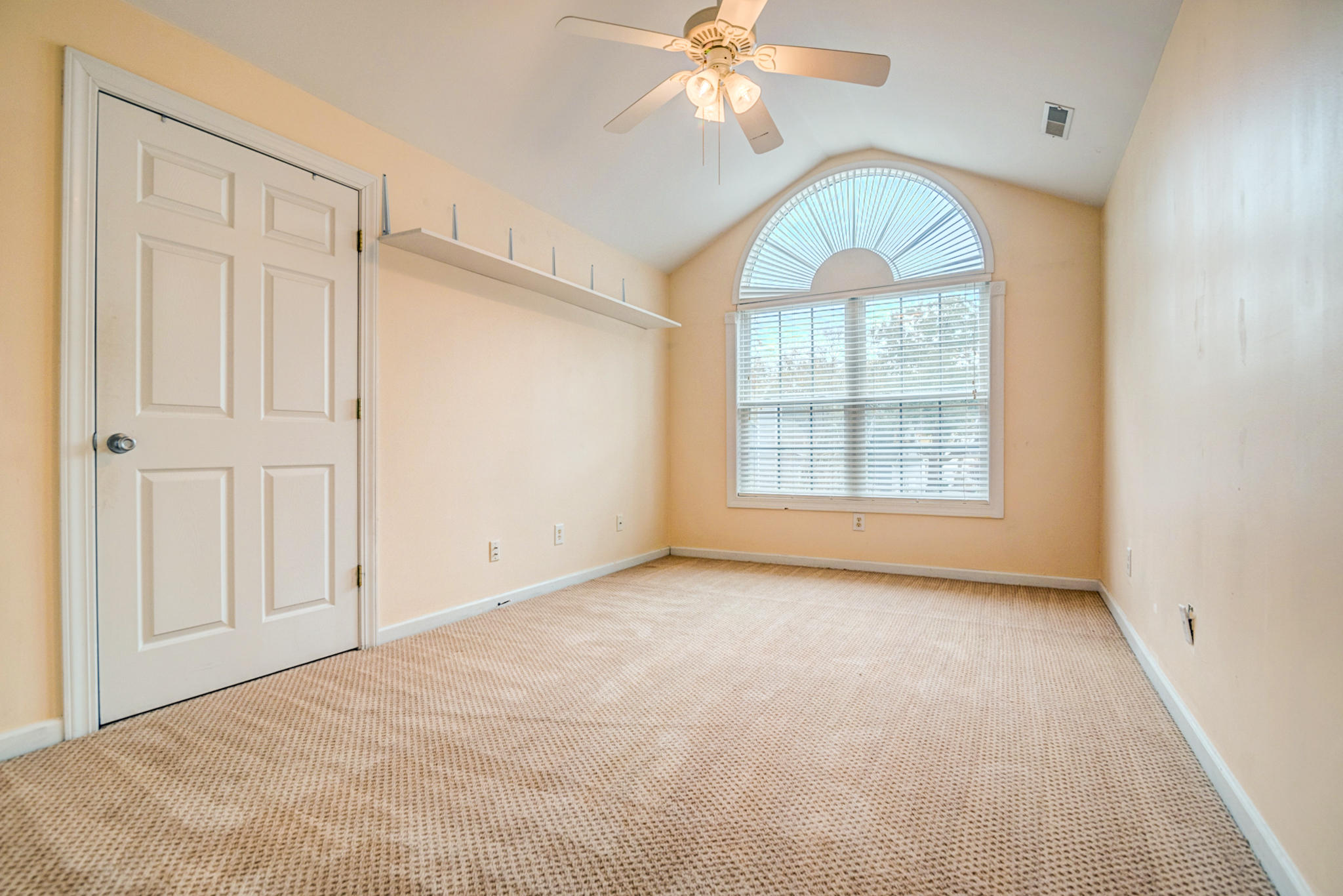 1301 Woodlock Road Mount Pleasant, SC 29464 - Photo 15 of 22 Guest Room 1