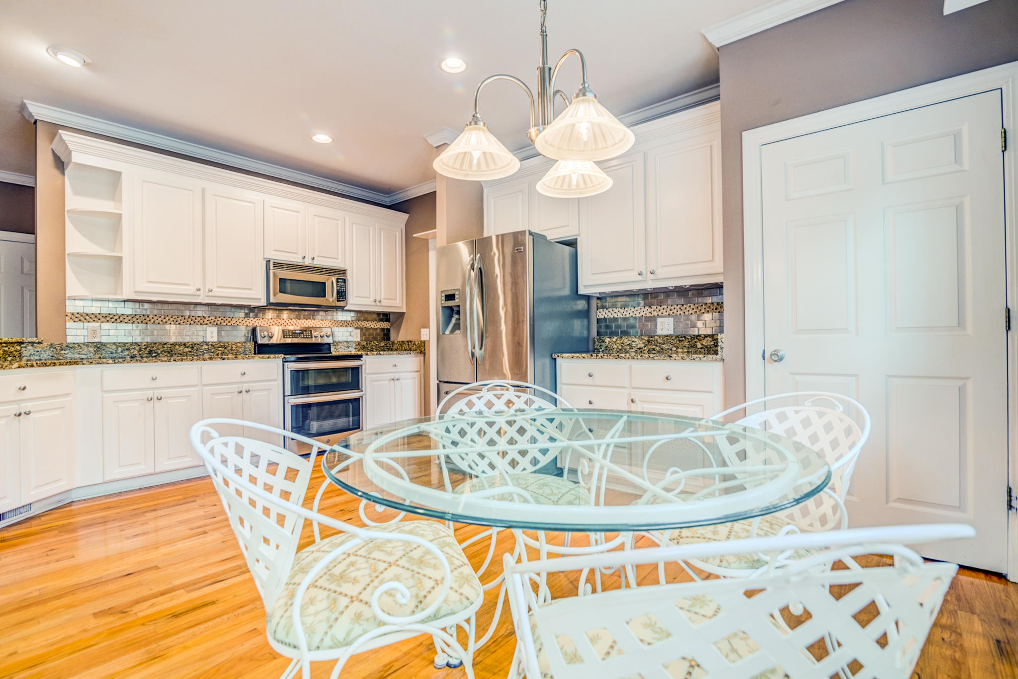 1301 Woodlock Road Mount Pleasant, SC 29464 - Photo 9 of 22 Eat-In Kitchen