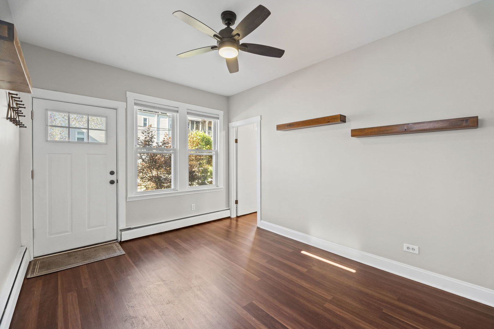 2835 South Farrell Street Chicago, IL 60608 - Photo 2 of 18 Gallery Image 2